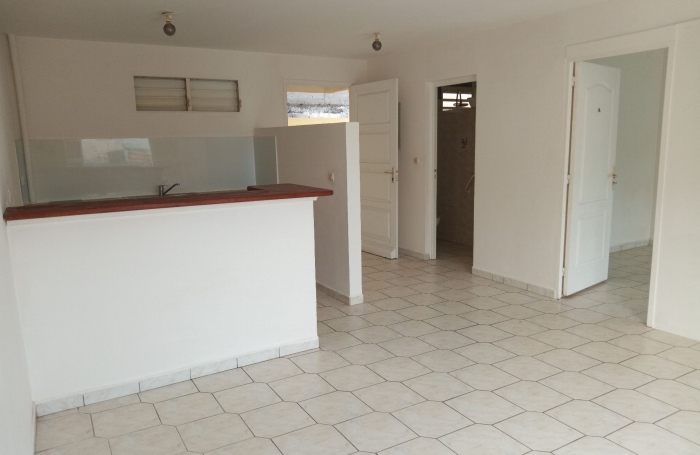 Appartement T2 (non meubl&eacute;) - Centre ville 97160 LE MOULE