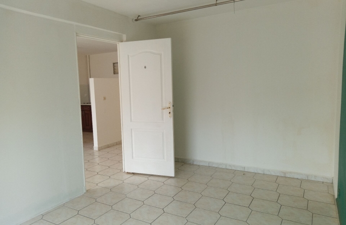 Appartement T2 (non meubl&eacute;) - Centre ville 97160 LE MOULE