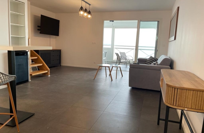 LOCATION Spacieux T3 Duplex de 78m2 Meubl&eacute; et Vue mer