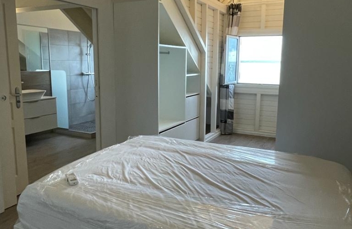 LOCATION Spacieux T3 Duplex de 78m2 Meubl&eacute; et Vue mer
