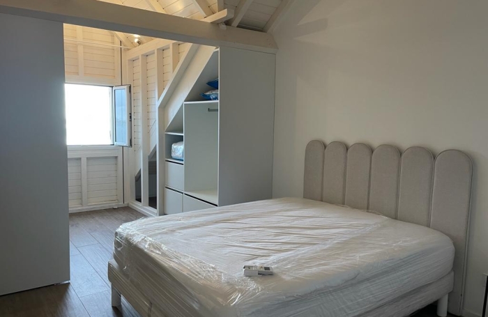 LOCATION Spacieux T3 Duplex de 78m2 Meubl&eacute; et Vue mer