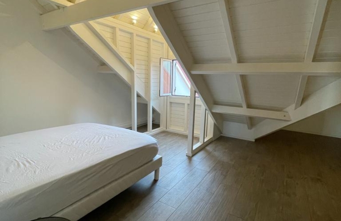 LOCATION Spacieux T3 Duplex de 78m2 Meubl&eacute; et Vue mer