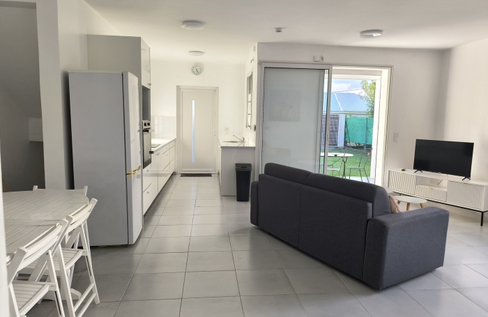 LOCATION T2 meubl&eacute; avec jardin EAU - EDF - Jardin inclus dans le loyer - 1150&euro;