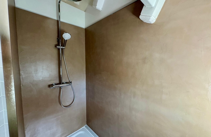 GOURBEYRE &mdash; Duplex T3, enti&egrave;rement r&eacute;nov&eacute; avec vue sur les Saintes