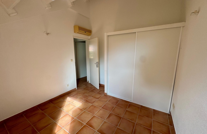 GOURBEYRE &mdash; Duplex T3, enti&egrave;rement r&eacute;nov&eacute; avec vue sur les Saintes