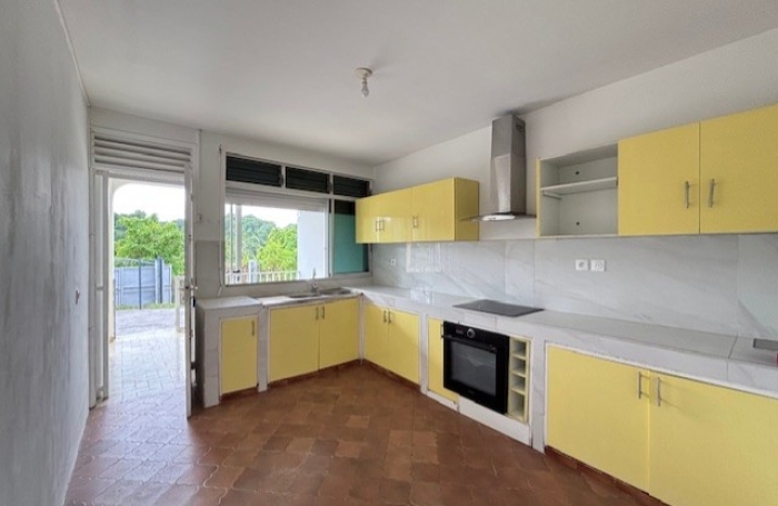 Maison individuelle spacieuse - Longfort Immobilier