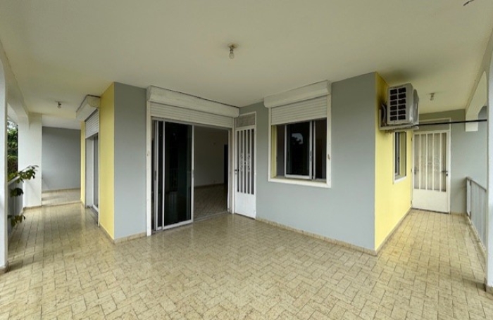 Maison individuelle spacieuse - Longfort Immobilier