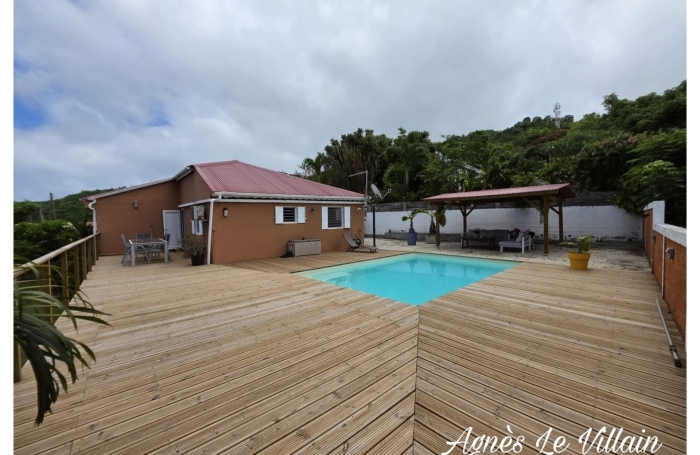 Vente Maison 116m&sup2; 5 pièces Bouillante