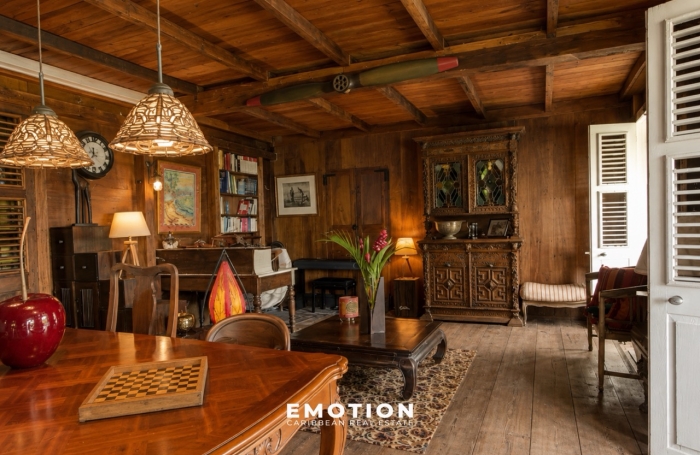 Ensemble touristique compos&eacute; de g&icirc;tes et d&rsquo;une habitation du XVIII &egrave;me si&egrave;cle