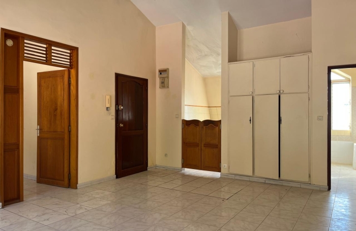 Basse-Terre   Appartement T2 lumineux au Carmel - proximit&eacute; imm&eacute;diate du lyc&eacute;e