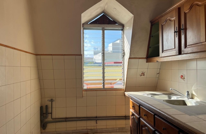 Basse-Terre   Appartement T2 lumineux au Carmel - proximit&eacute; imm&eacute;diate du lyc&eacute;e