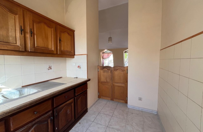 Basse-Terre   Appartement T2 lumineux au Carmel - proximit&eacute; imm&eacute;diate du lyc&eacute;e