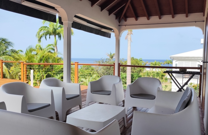 DESHAIES   VILLA CREOLE RENOVEE AVEC PISCINE ET ACCES DIRECT A UNE CRIQUE