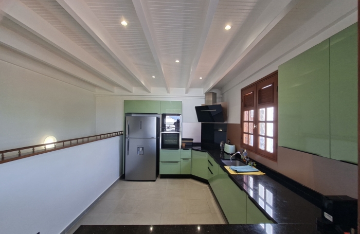 DESHAIES   VILLA CREOLE RENOVEE AVEC PISCINE ET ACCES DIRECT A UNE CRIQUE
