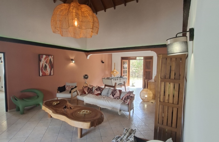 DESHAIES   VILLA CREOLE RENOVEE AVEC PISCINE ET ACCES DIRECT A UNE CRIQUE