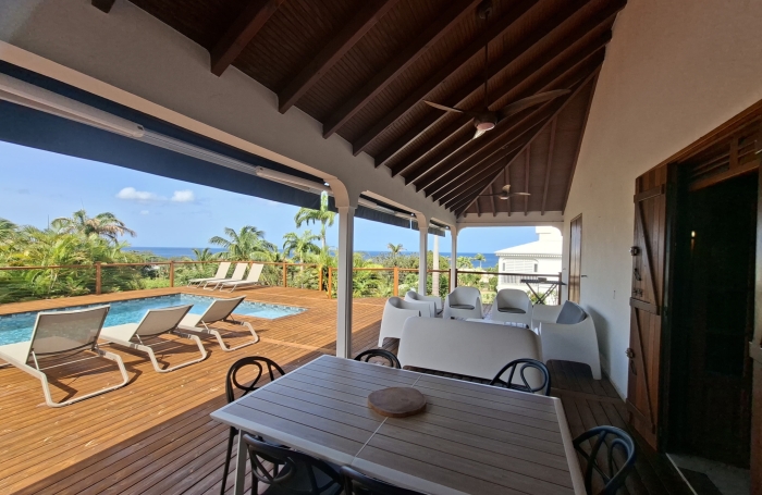 DESHAIES   VILLA CREOLE RENOVEE AVEC PISCINE ET ACCES DIRECT A UNE CRIQUE
