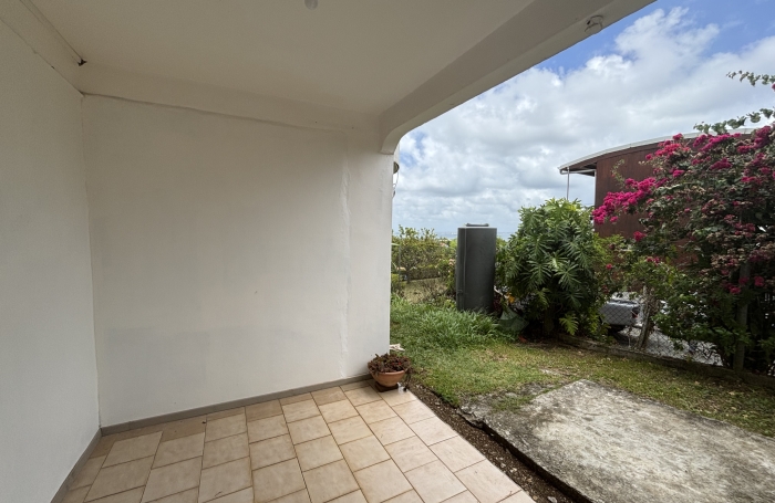 A LOUER -T2 MEUBL&Eacute;   PETIT-BOURG   750 &euro; CHARGES COMPRISES