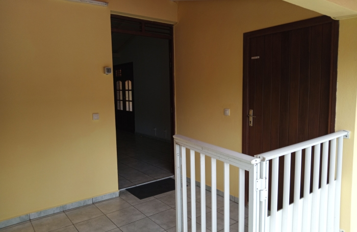 HAUT DE VILLA T3  (75m2) - Fontarabie 97170 PETIT-BOURG
