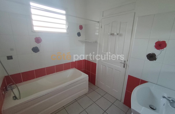 Location Maison 119.9m&sup2; 4 pi&egrave;ces Les Abymes