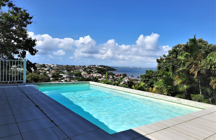 LOCATION Villa F5 avec PISCINE &agrave; Petit-Bourg VUE MER