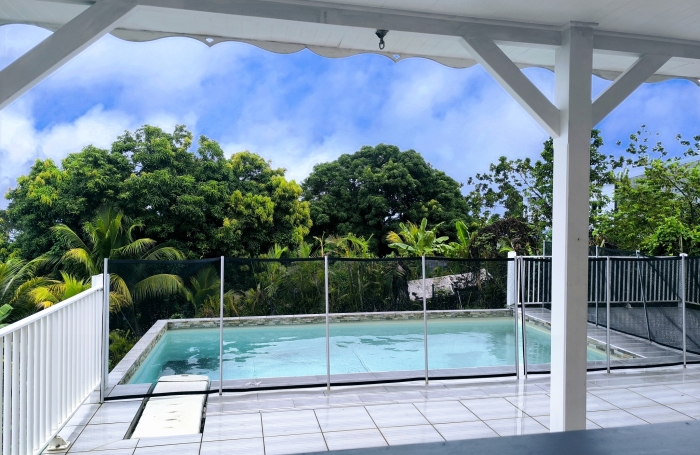 LOCATION Villa F5 avec PISCINE &agrave; Petit-Bourg VUE MER