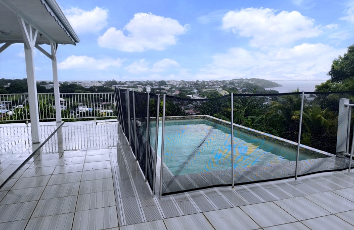 LOCATION Villa F5 avec PISCINE &agrave; Petit-Bourg VUE MER