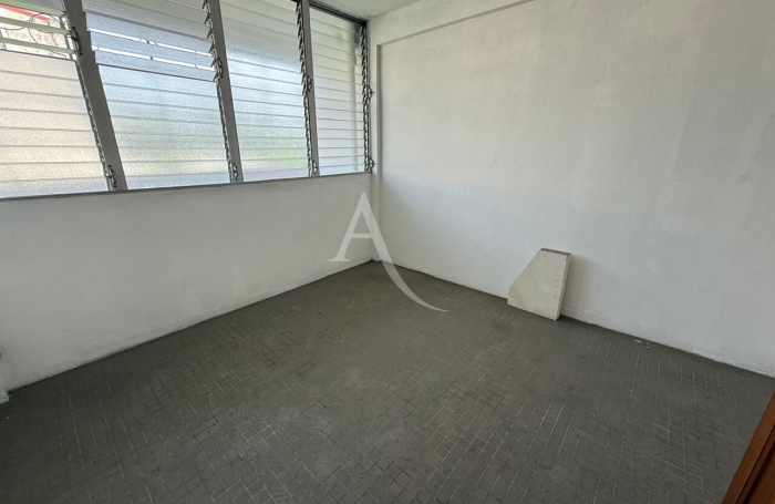 Vente Appartement 65m&sup2; 4 pi&egrave;ces Les Abymes