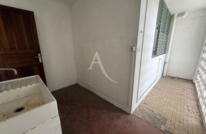 Vente Appartement 65m&sup2; 4 pi&egrave;ces Les Abymes