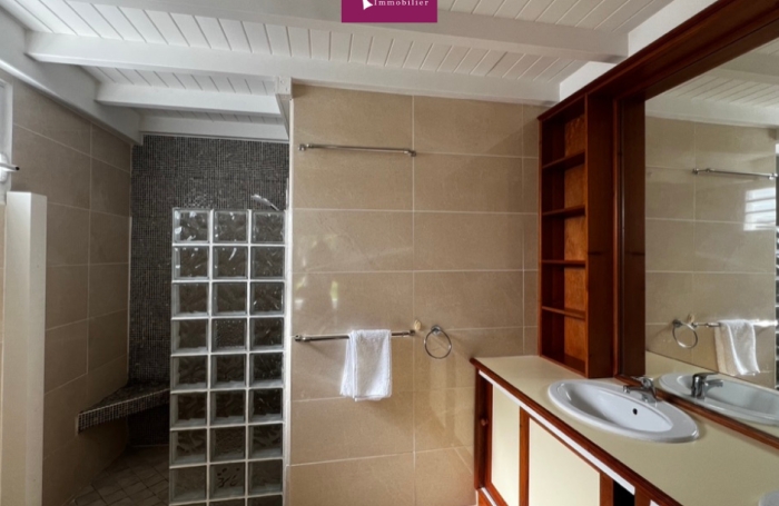 &Agrave; louer - Maison F4 avec piscine non meubl&eacute;e - Houelbourg SUD - Baie-Mahault