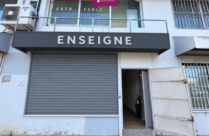 &Agrave; louer   Local de 40 m2, rez-de-chauss&eacute;e   Enti&egrave;rement r&eacute;nov&eacute;   Morne Vergain, Les Abymes