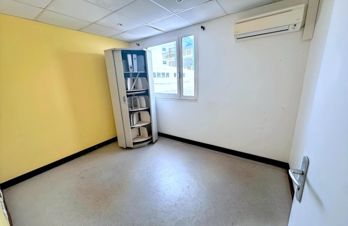 Location Bureaux 88m&sup2; Saint Fran&ccedil;ois