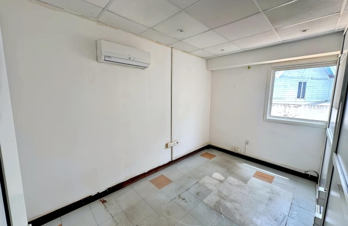 Location Bureaux 88m&sup2; Saint Fran&ccedil;ois