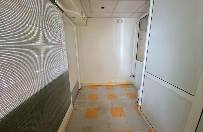 Location Bureaux 88m&sup2; Saint Fran&ccedil;ois