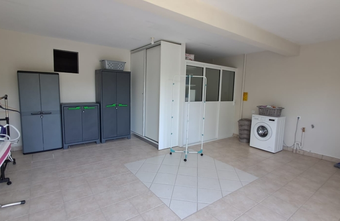 Pointe-Noire :Investissement rare &agrave; 5 logements, calme absolu