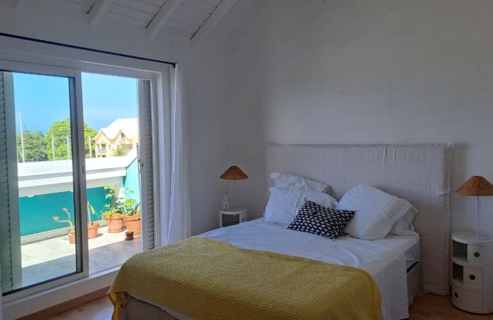 &Agrave; LOUER &Aacute; GOURBEYRE- T3 lumineux avec vue mer et Port de Plaisance de Rivi&egrave;re-Sens