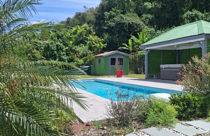 POINTE-NOIRE   VILLA DE 150 M2 AVEC PISCINE AU SEL & JACUZZI