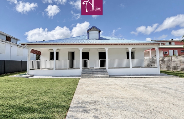 Villa F5 meubl&eacute;e avec piscine &agrave; Convenance