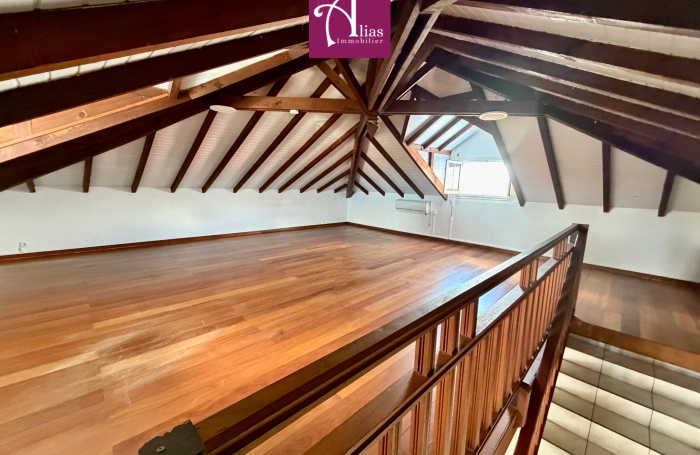 Villa F5 meubl&eacute;e avec piscine &agrave; Convenance