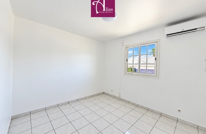 Villa F5 meubl&eacute;e avec piscine &agrave; Convenance