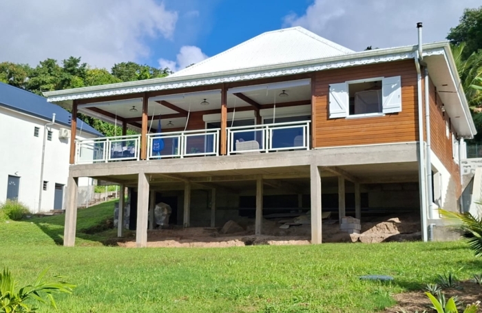 Villa contemporaine de plain-pied, vue imprenable sur les &Icirc;lets Pigeon