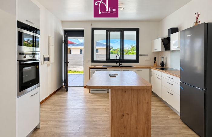 &Agrave; LOUER VILLA F4 MEUBL&Eacute;E &Agrave; ROUTA - LAMENTIN