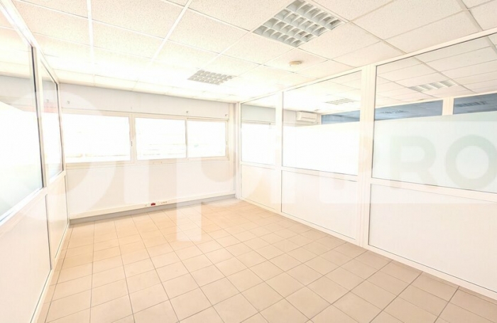 PLATEAU DE BUREAUX DE 386 M² - REMIRE-MONTJOLY ZI DÉGRAD DES CANNES