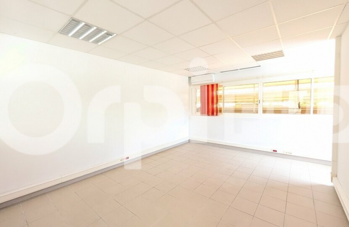 PLATEAU DE BUREAUX DE 386 M² - REMIRE-MONTJOLY ZI DÉGRAD DES CANNES