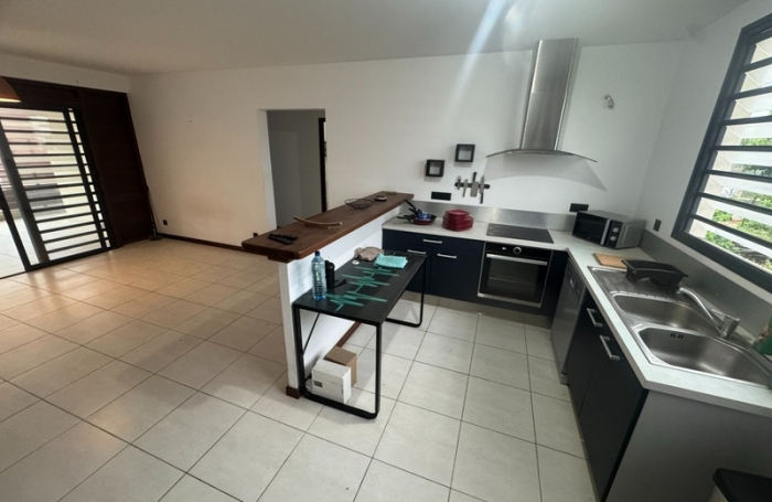 Vente Appartement 61m&sup2; 3 pi&#232;ces Remire Montjoli