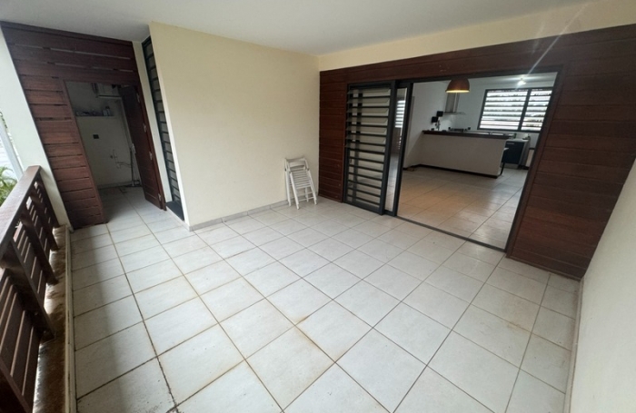Vente Appartement 61m&sup2; 3 pi&#232;ces Remire Montjoli