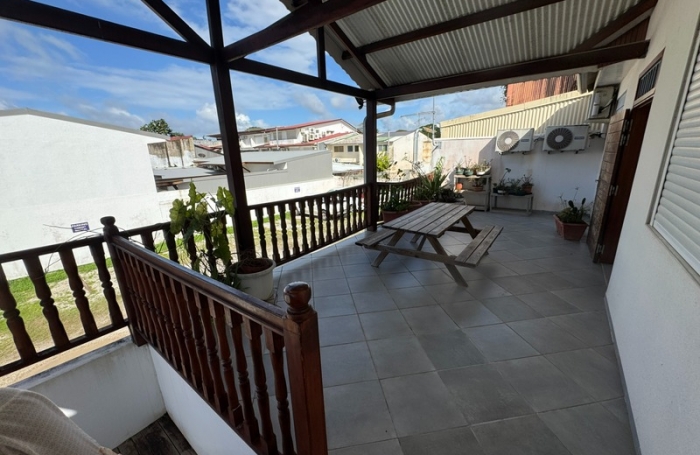 Vente Immeuble 300m&sup2; 15 pi&#232;ces Cayenne