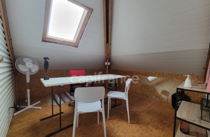 Location Bureaux 90m&sup2; 7 pi&#232;ces Matoury