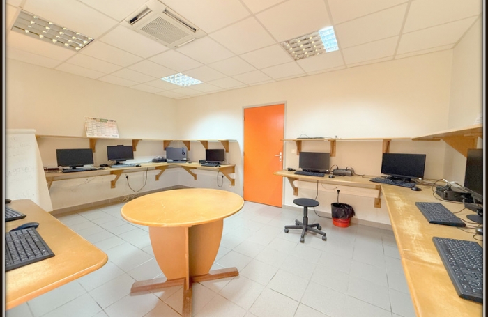 Vente Bureaux 457m&sup2; 18 pi&#232;ces Kourou