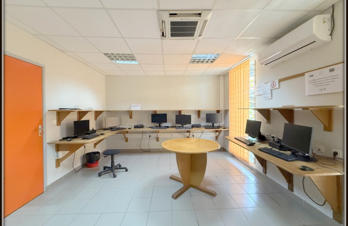 Vente Bureaux 457m&sup2; 18 pi&#232;ces Kourou