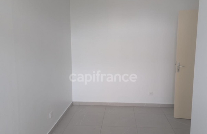 Vente Immeuble 247m&sup2; 11 pi&#232;ces Cayenne